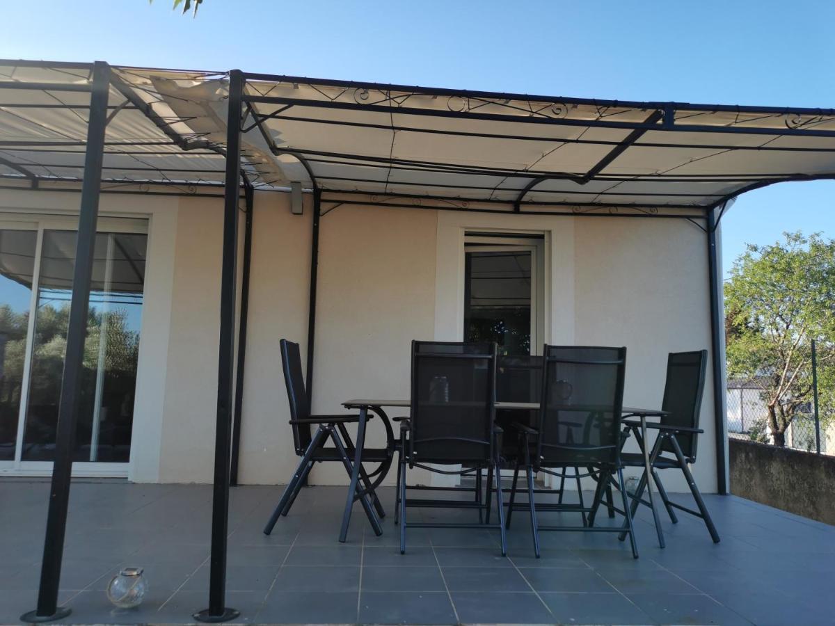 Le Circuit Du Soleil Villa Lédenon Exterior foto